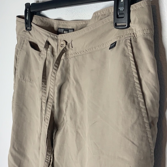 REi tan hiking camping cropped pants UPF 50+ 10 - Picture 3 of 6